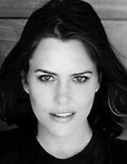 Herec Ione Skye