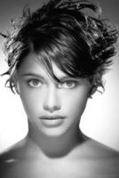 Herec Emma de Caunes