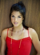 Herec Marie Avgeropoulos