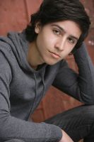 Herec Lorenzo James Henrie