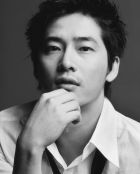 Herec Kang Ji-Hwan